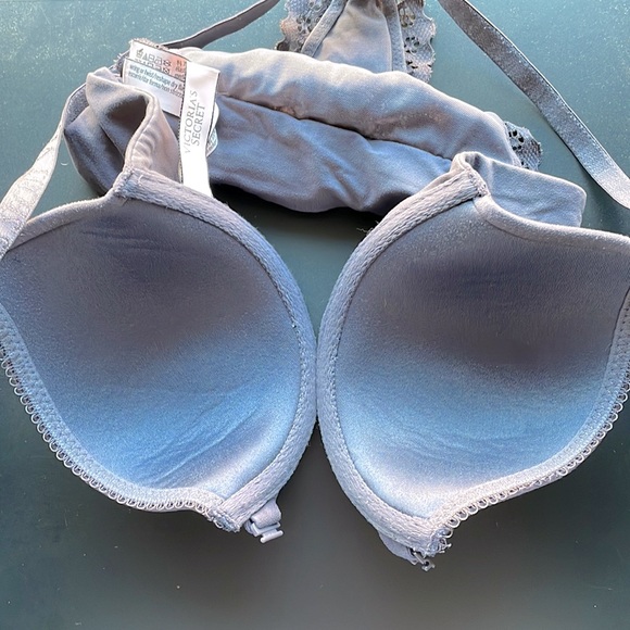 EUC Victoria’s Secret body by Victoria front closure bra - Picture 6 of 6